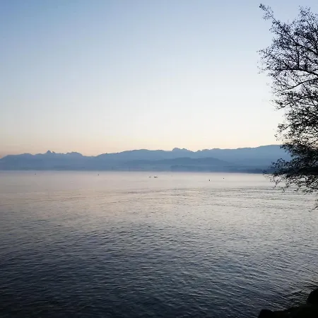 ホームステイ Du Leman シエ